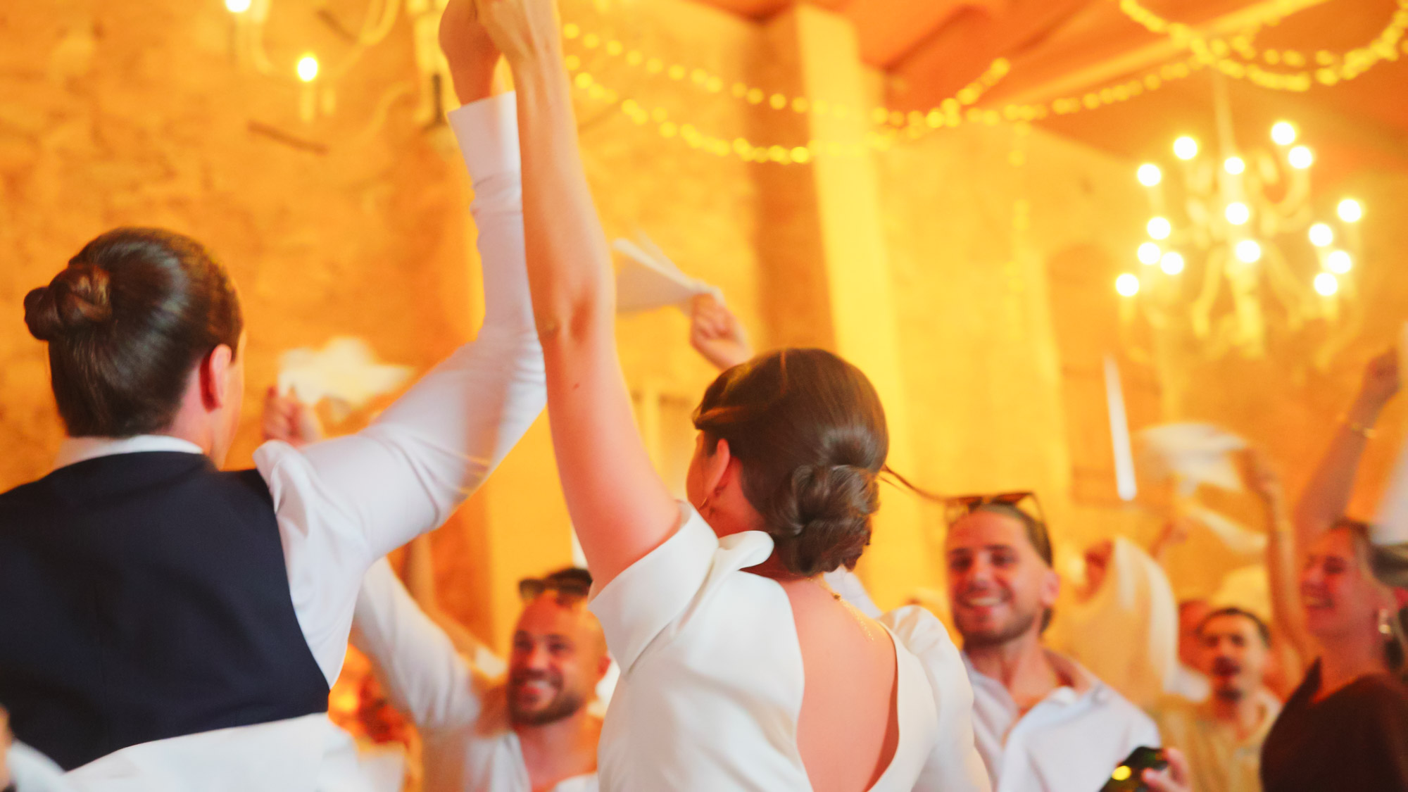 7 Musiques de Mariage Inoubliables pour Faire Pleurer vos Invitations